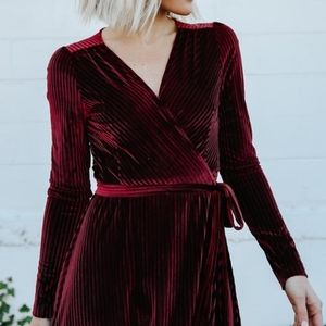 Baltic Born Jada Mulberry Ribbed Velvet Long Sleeved Maxi Dress M, great cond